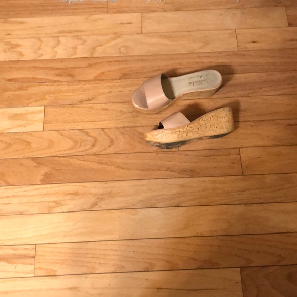 Shoe - Picture 2 of 2